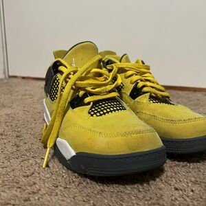 Nike Kids Yellow and Black Sneakers